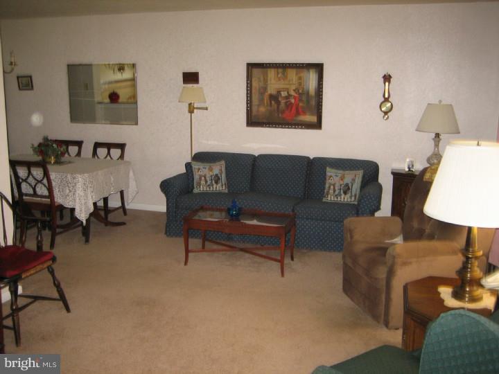 3129 Welsh Road Philadelphia, PA 19136 - Photo 19 of 19 Living Room