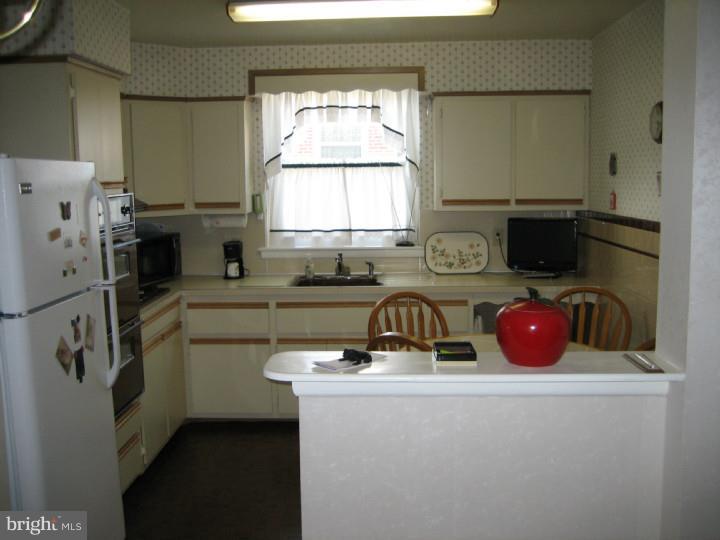 3129 Welsh Road Philadelphia, PA 19136 - Photo 4 of 19 Kitchen