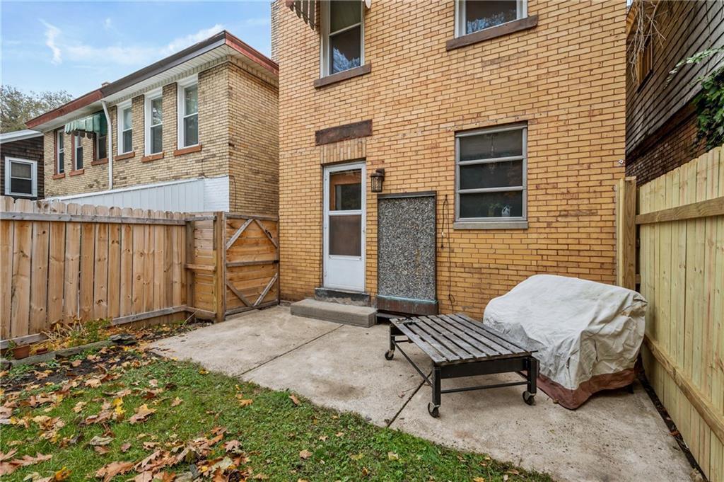 33 East Roseridge Street Pittsburgh, PA 15202 - Photo 21 of 24 Gallery Image 21