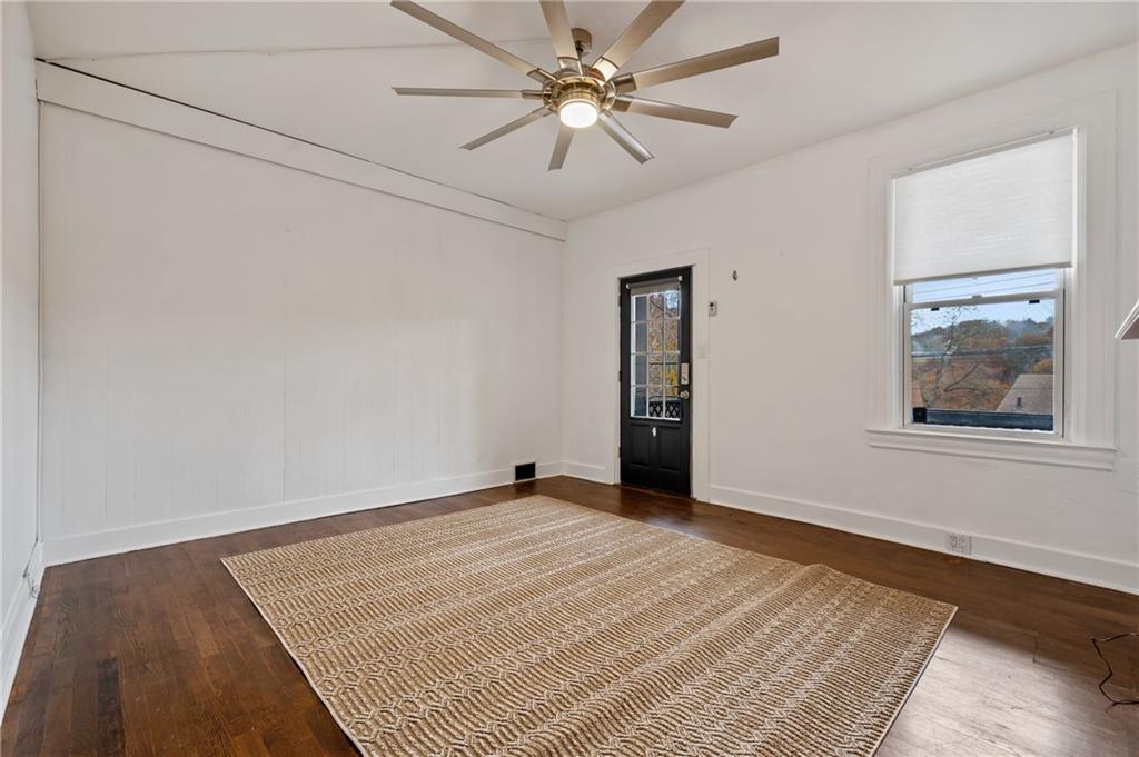 33 East Roseridge Street Pittsburgh, PA 15202 - Photo 7 of 24 Gallery Image 7