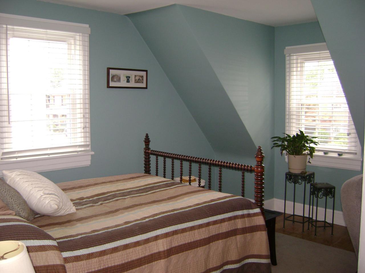 2440 Tillett Road Southwest Roanoke, VA 24015 - Photo 7 of 8 BEDROOM 2
