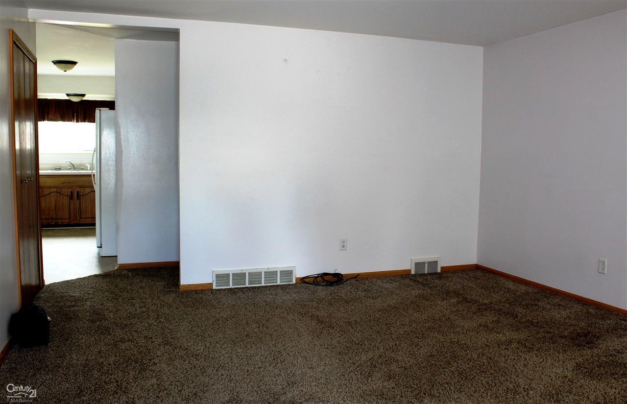 3409 Common Road Warren, MI 48092 - Photo 7 of 20