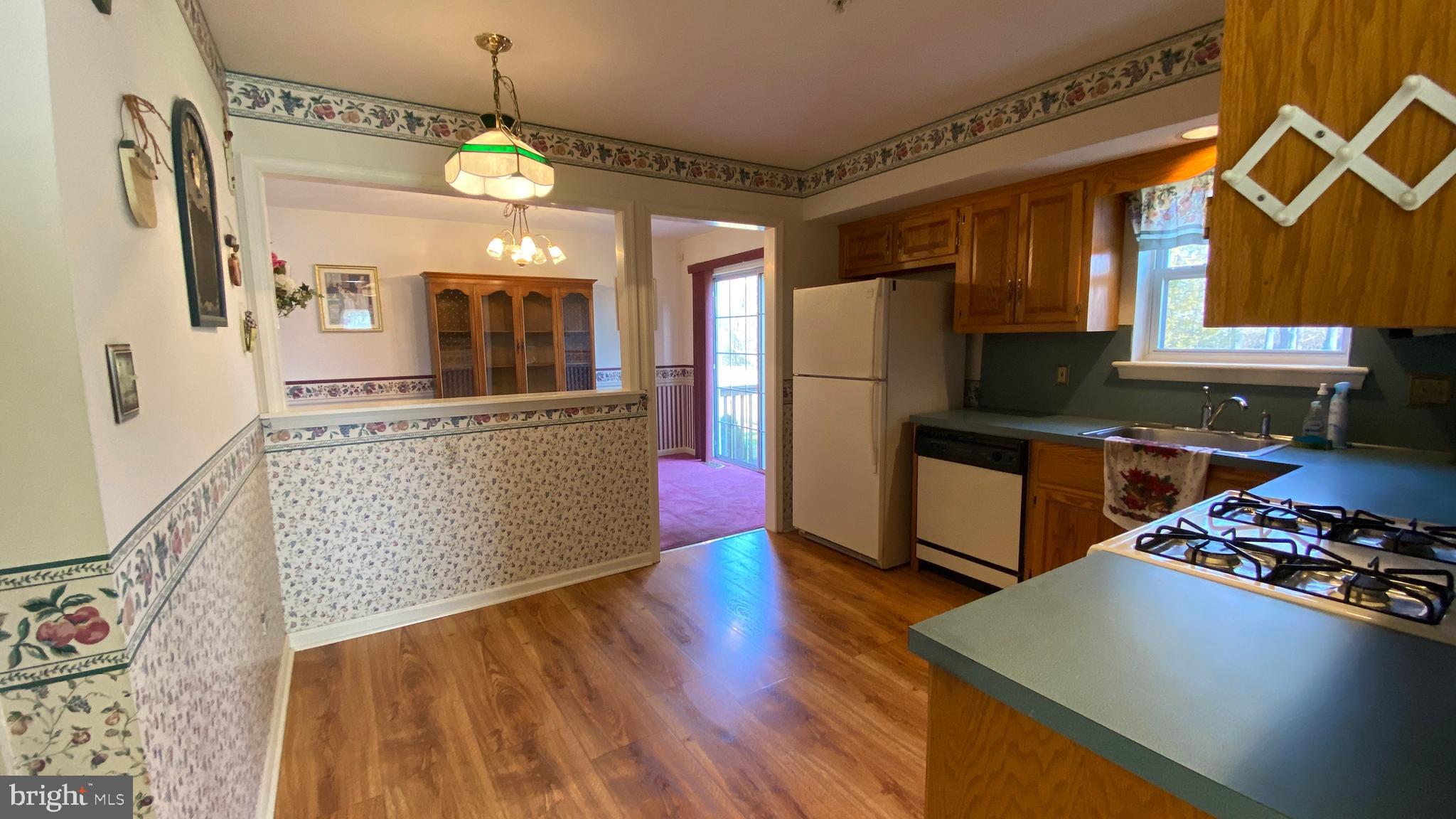 905 Chatfield Road Warrington, PA 18976 - Photo 13 of 36 kitchen