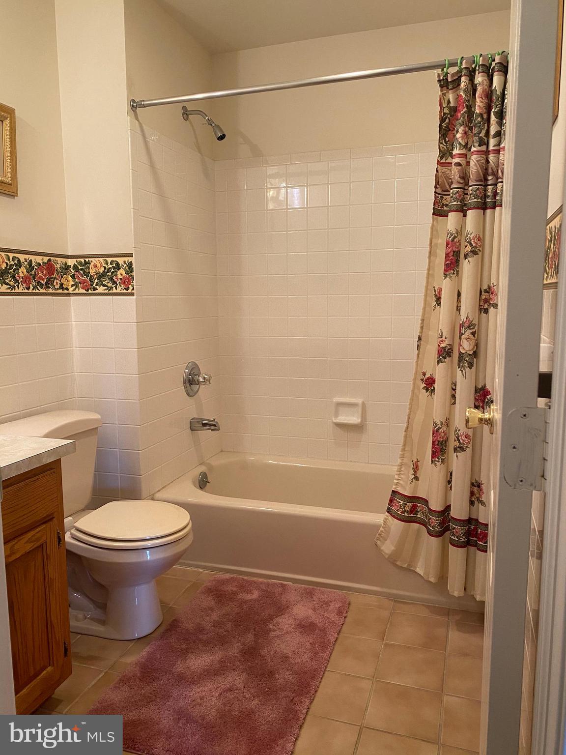 905 Chatfield Road Warrington, PA 18976 - Photo 19 of 36 full hall bathroom