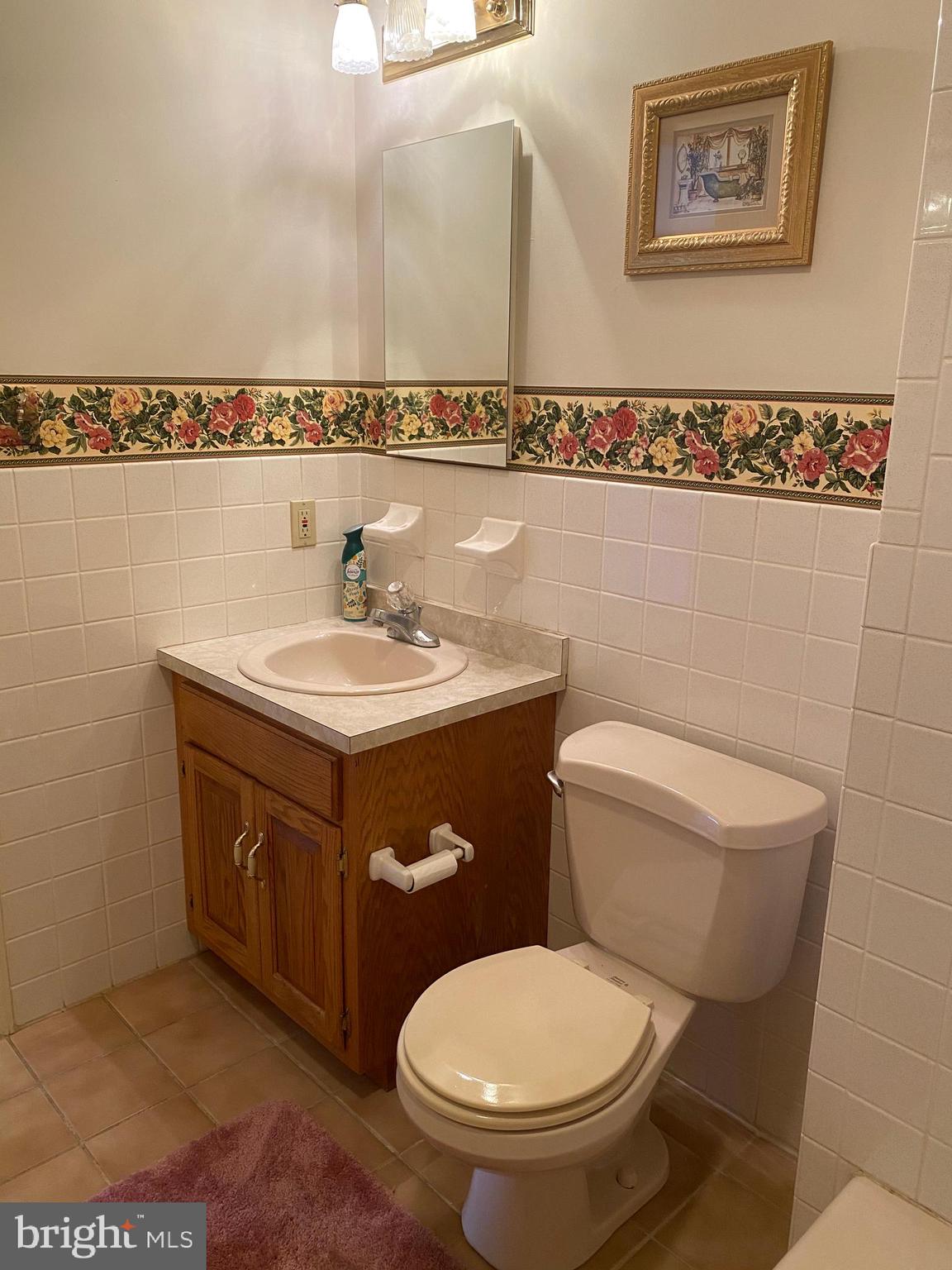 905 Chatfield Road Warrington, PA 18976 - Photo 20 of 36 full hall bathroom