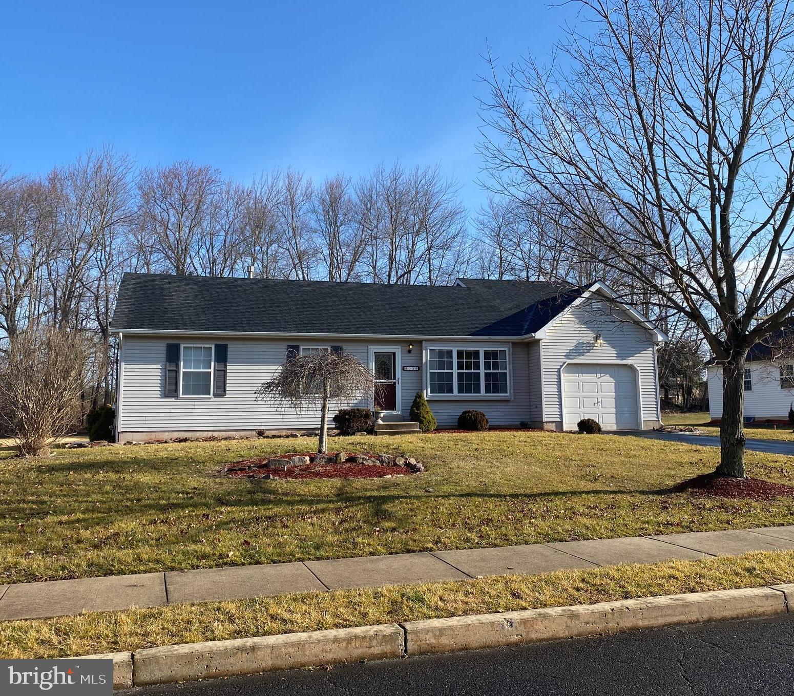 905 Chatfield Road Warrington, PA 18976 - Photo 3 of 36 front of house