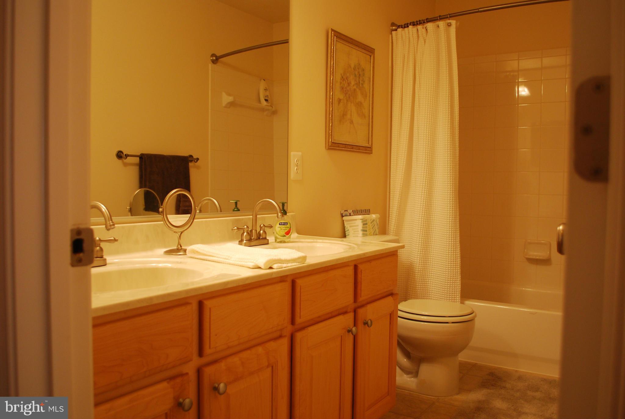 13808 Vanderbilt Way Laurel, MD 20707 - Photo 14 of 24 Bath