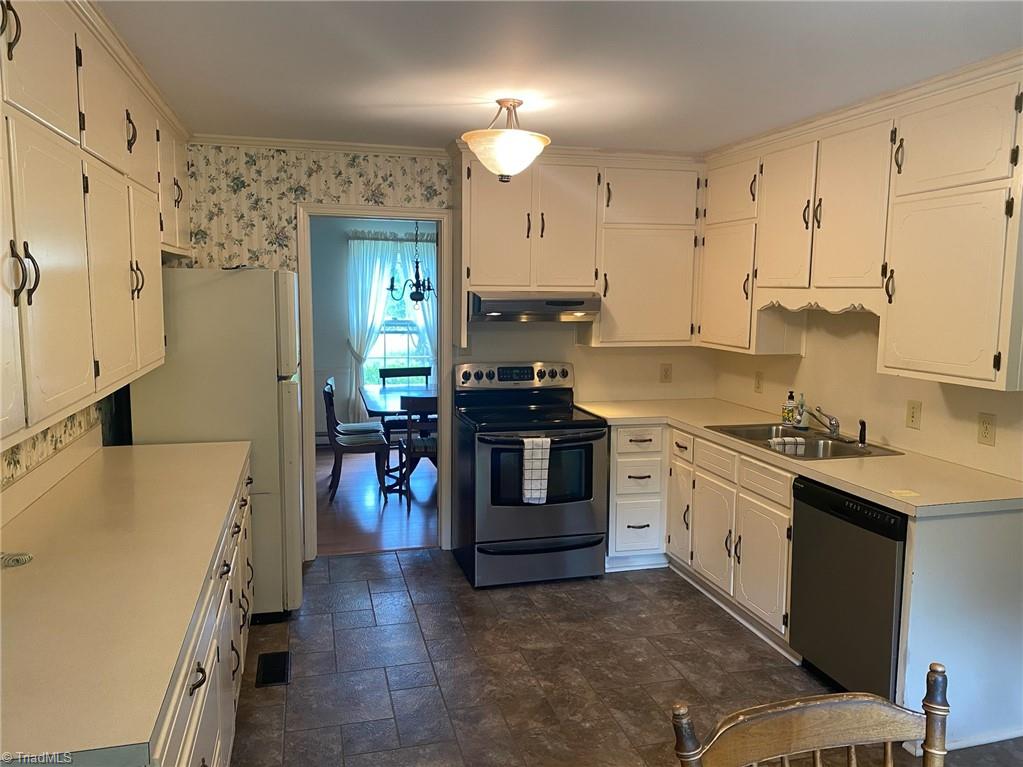 226 Fairfield Road Reidsville, NC 27320 - Photo 13 of 49 Gallery Image 13