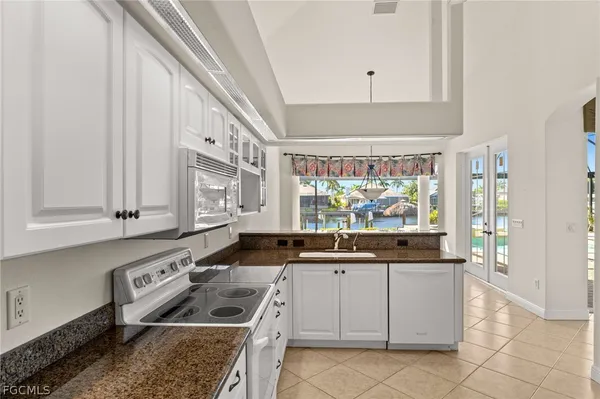 $3,800 | 2822 Southwest 49th Terrace, Cape Coral, FL 33914