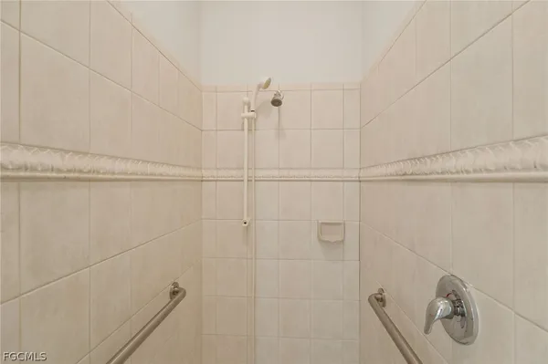 $3,800 | 2822 Southwest 49th Terrace, Cape Coral, FL 33914