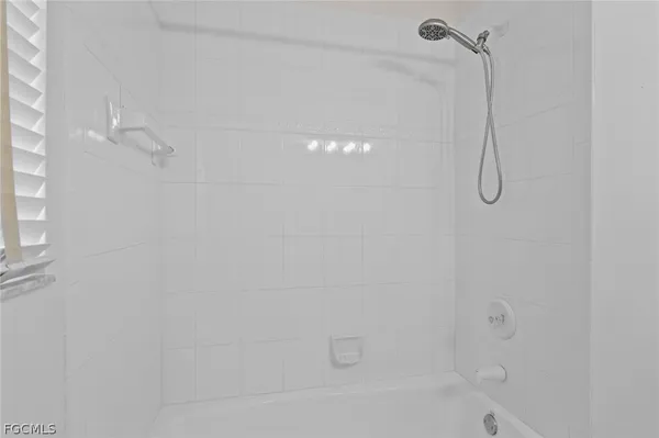 $3,800 | 2822 Southwest 49th Terrace, Cape Coral, FL 33914