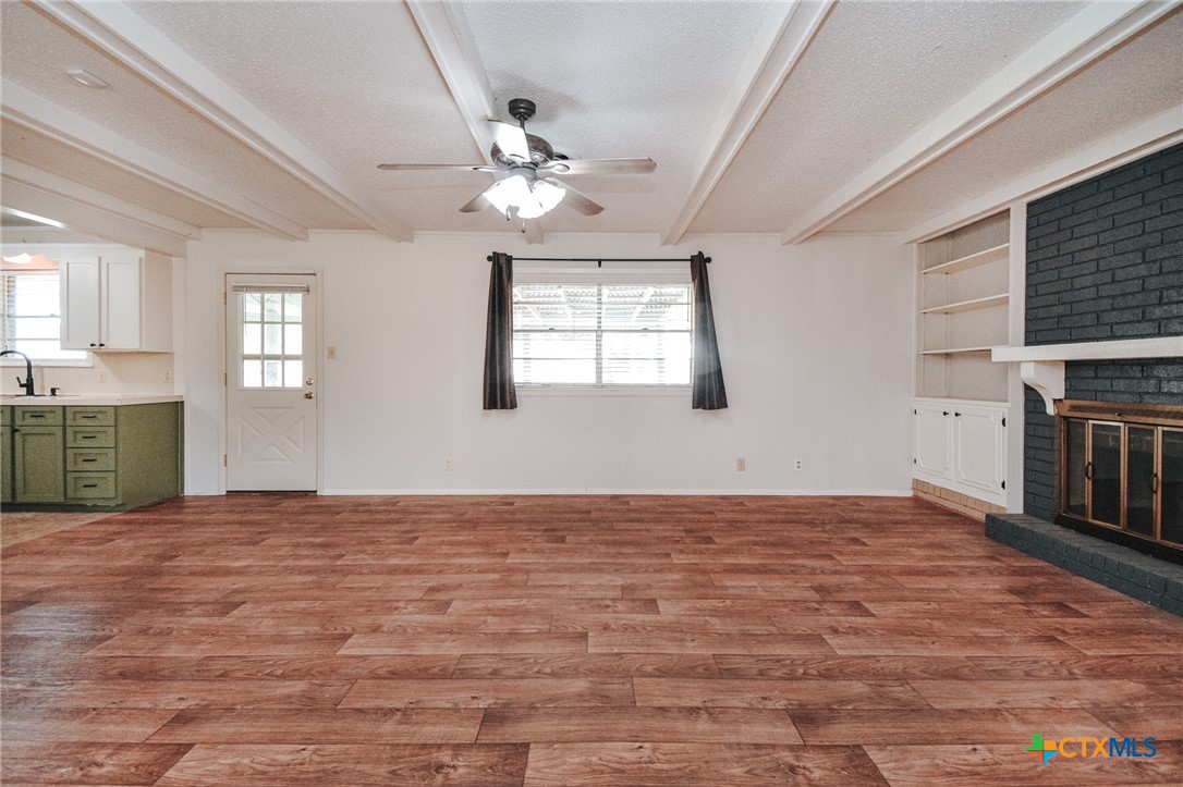 1407 Plantation Road Victoria, TX 77904 - Photo 5 of 17