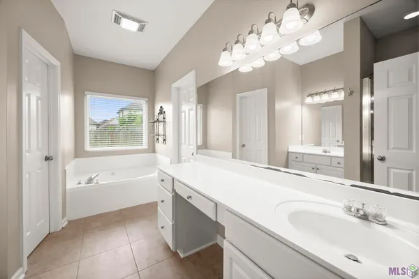 $318,500 | 36385 Crestway Avenue, Geismar, LA 70734