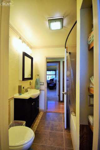 7384 Calkins Road Flint, MI 48532 - Photo 8 of 21 20450041-7.JPG