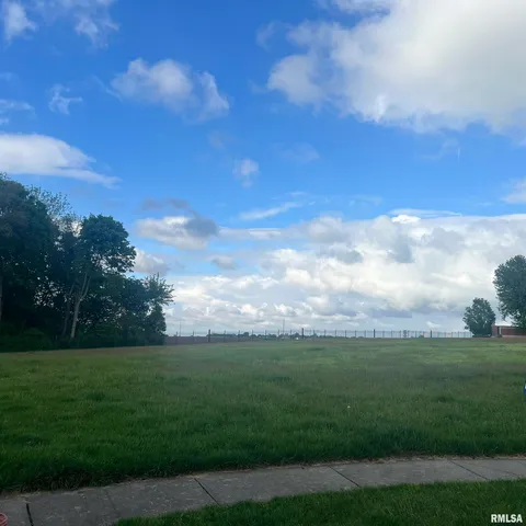 $35,000 | 1215 Golf Crest Court, Sherman, IL 62707