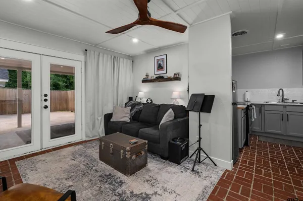 $649,900 | 16 Pegues Place, Longview, TX 75601