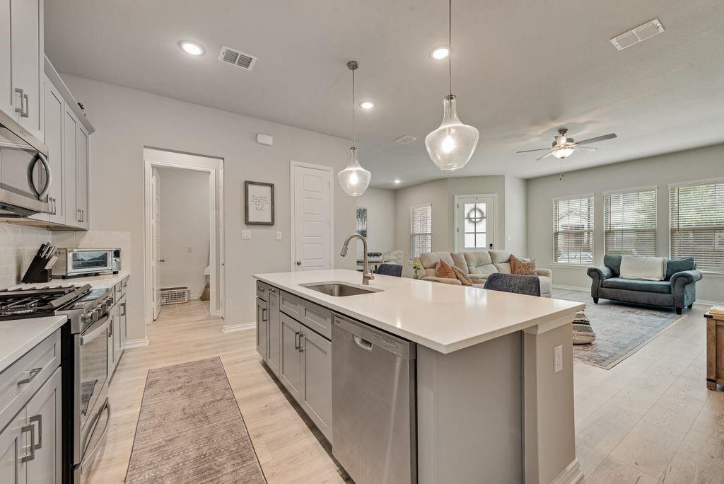 2416 Springhill Avenue Flower Mound, TX 75028 - Photo 14 of 40