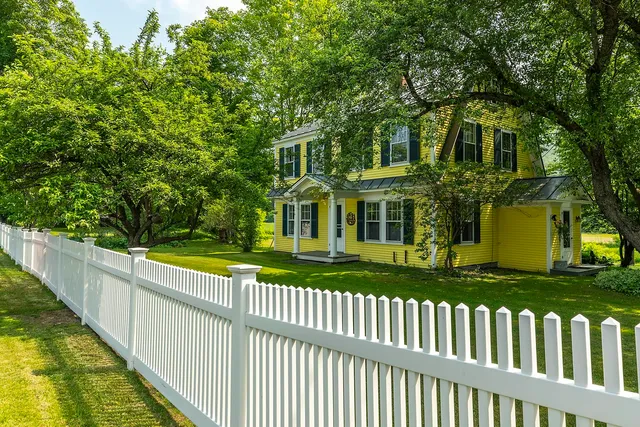 $895,000 | 100 Pomfret Road, Woodstock, VT 05091