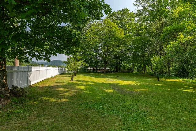 $895,000 | 100 Pomfret Road, Woodstock, VT 05091