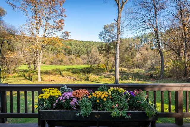 $895,000 | 100 Pomfret Road, Woodstock, VT 05091