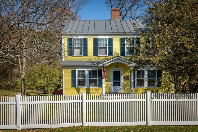 $895,000 | 100 Pomfret Road, Woodstock, VT 05091