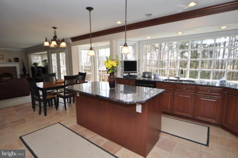 1504 Turtle Rock Lane Reston, VA 20194 - Photo 5 of 29 Kitchen
