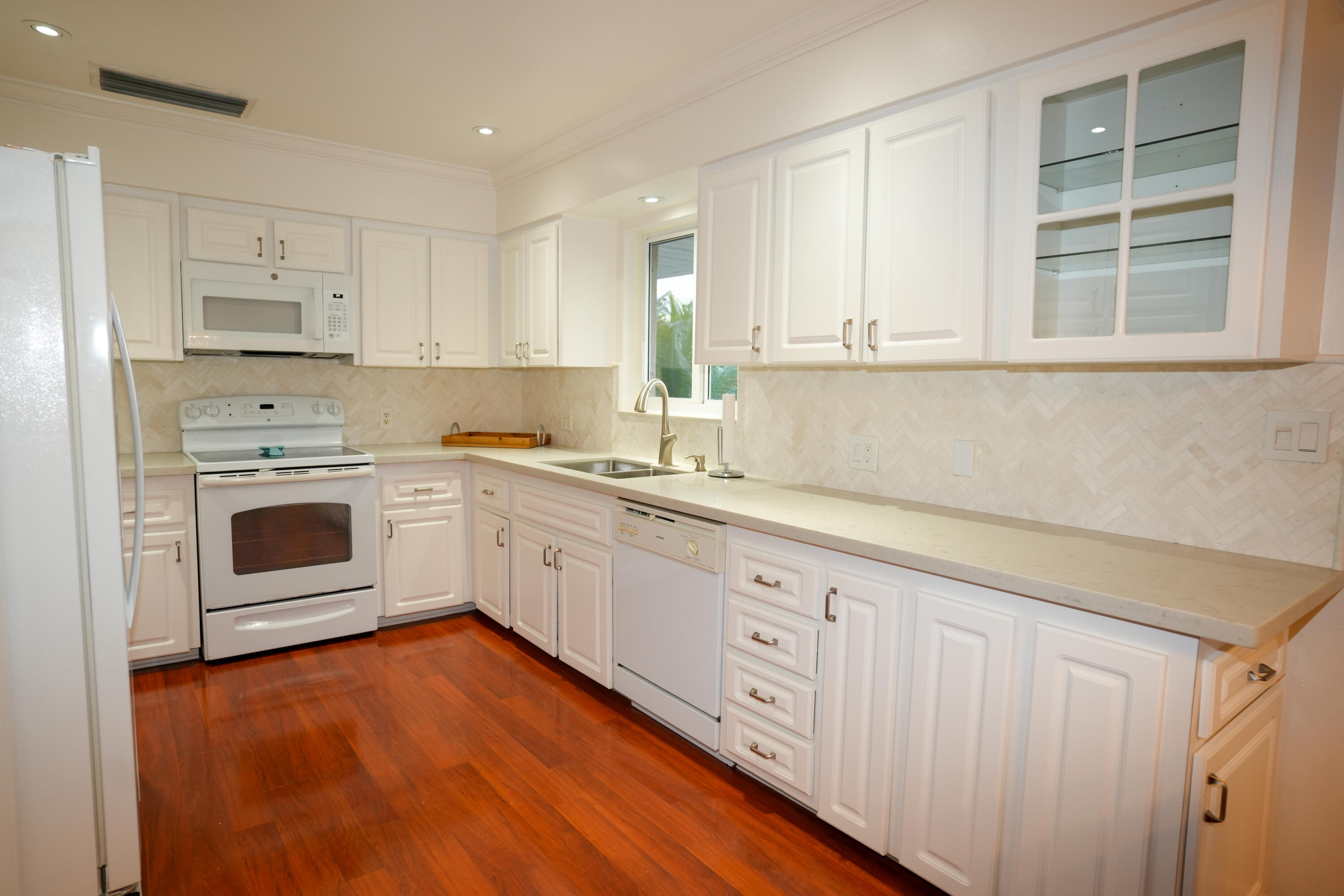 210 Schooner Lane Duck Key, FL 33050 - Photo 12 of 38 DSC00544