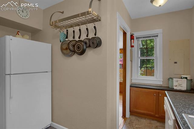 1007 West Cheyenne Road Colorado Springs, CO 80906 - Photo 17 of 34