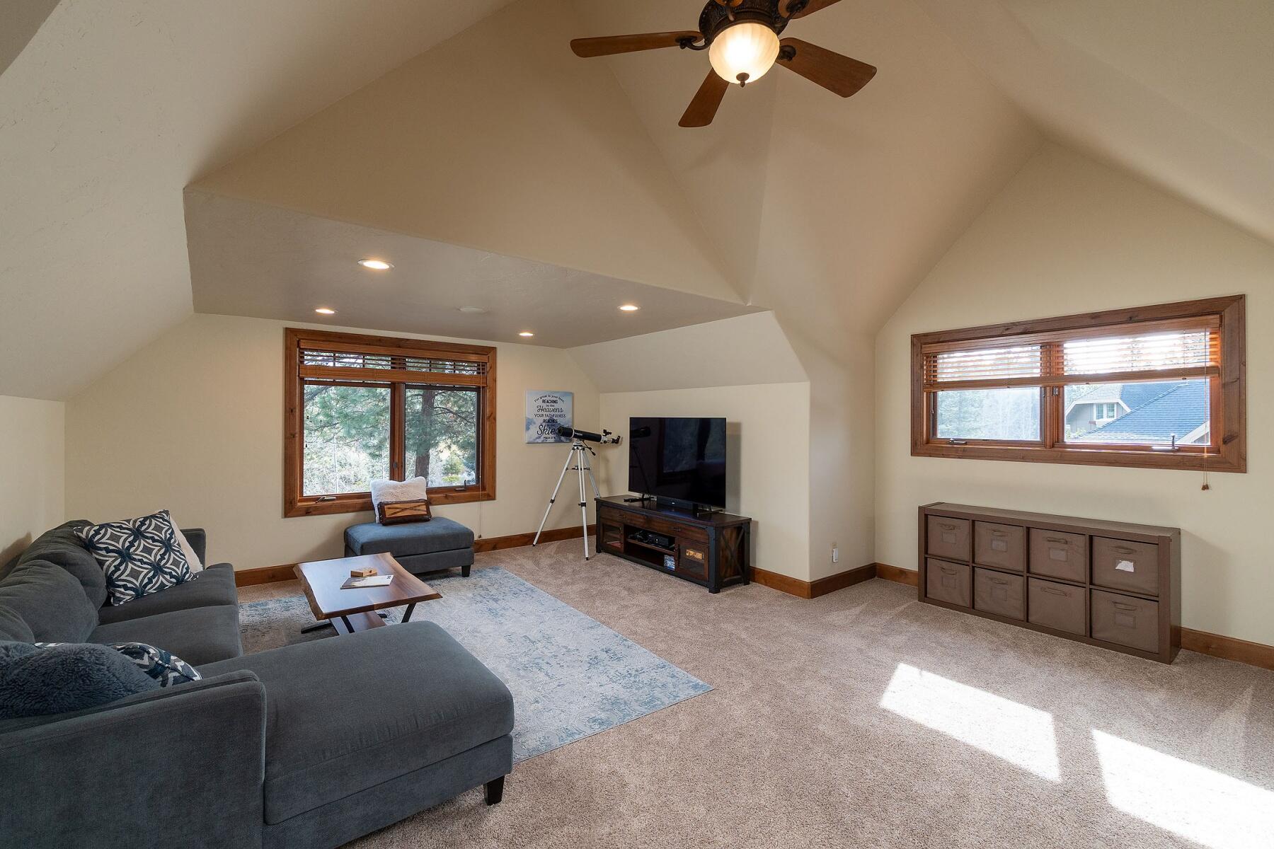 20112 Star Fire Ridge Court Bend, OR 97702 - Photo 27 of 72