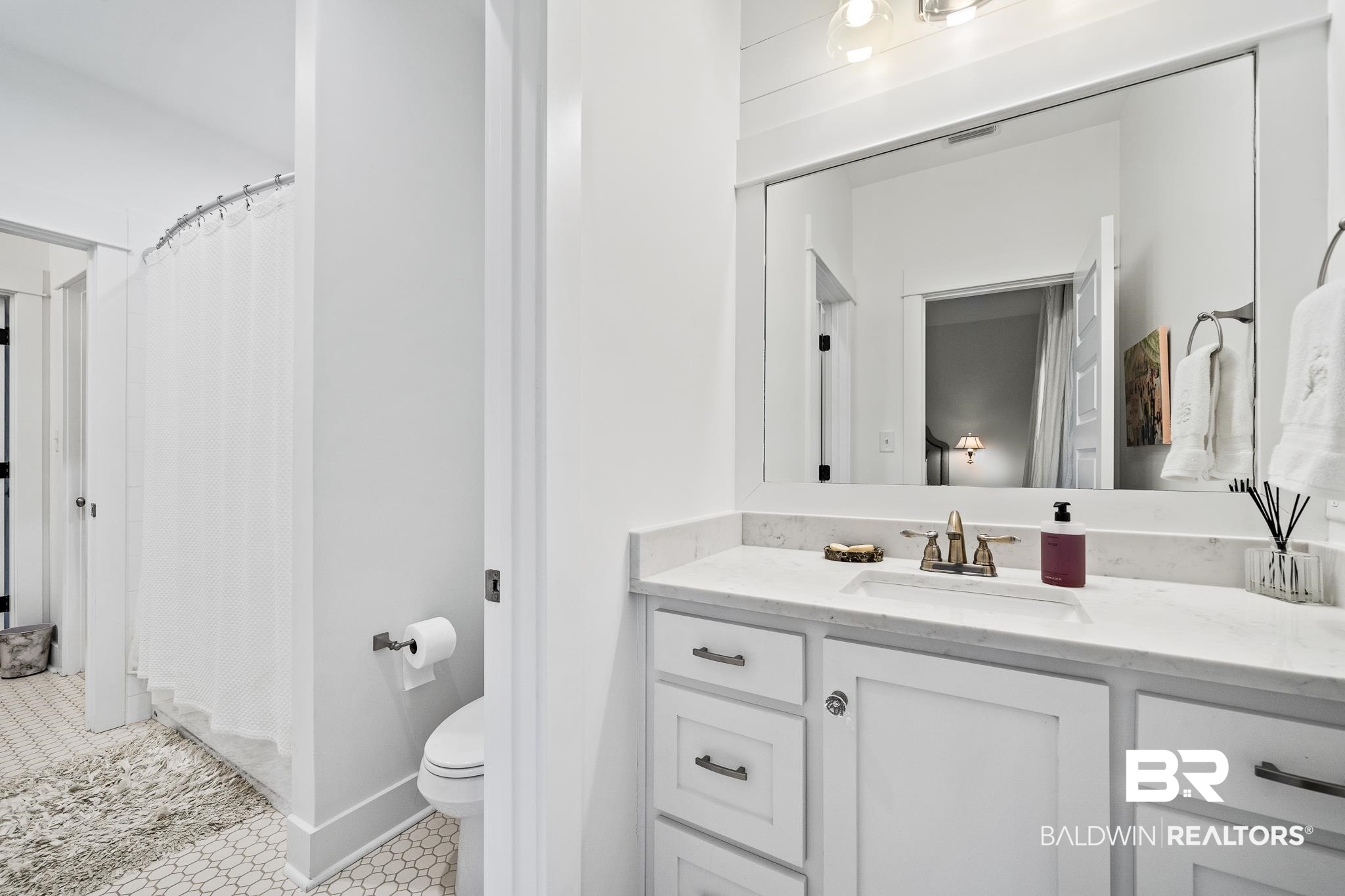 269 Westley Street Fairhope, AL 36532 - Photo 21 of 34 Jack & Jill Bath