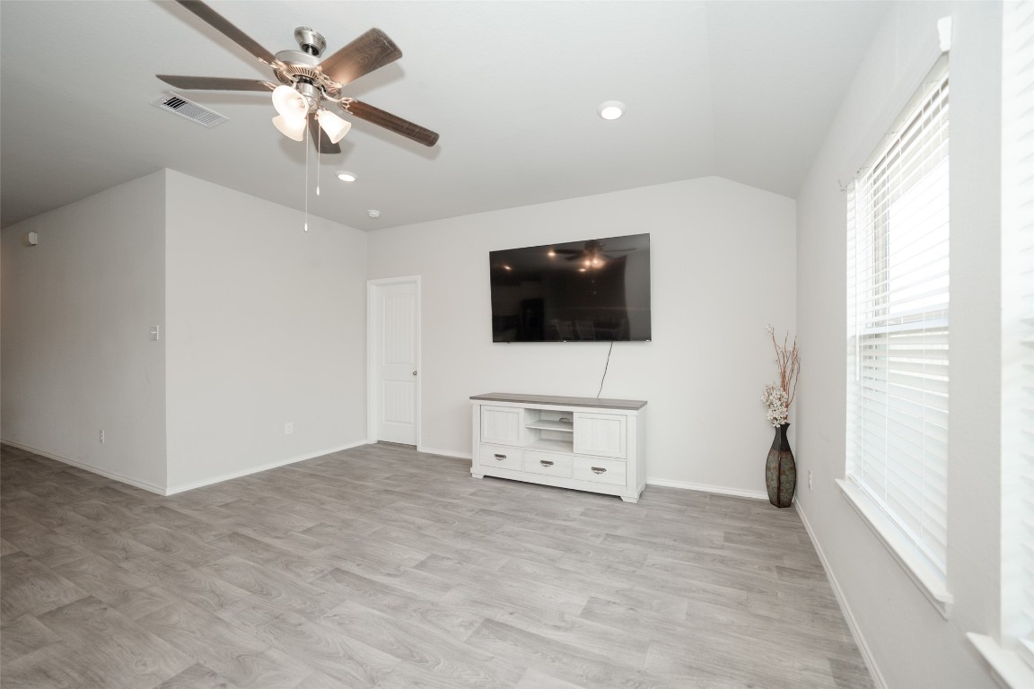 2407 Divot Lane Navasota, TX 77868 - Photo 22 of 37