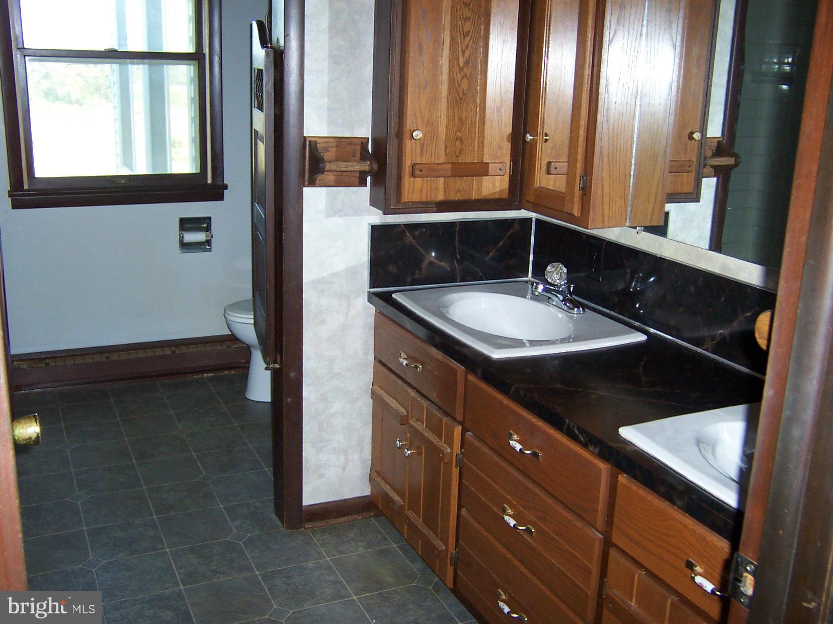 13220 Ridge Road Greencastle, PA 17225 - Photo 14 of 28 Bath