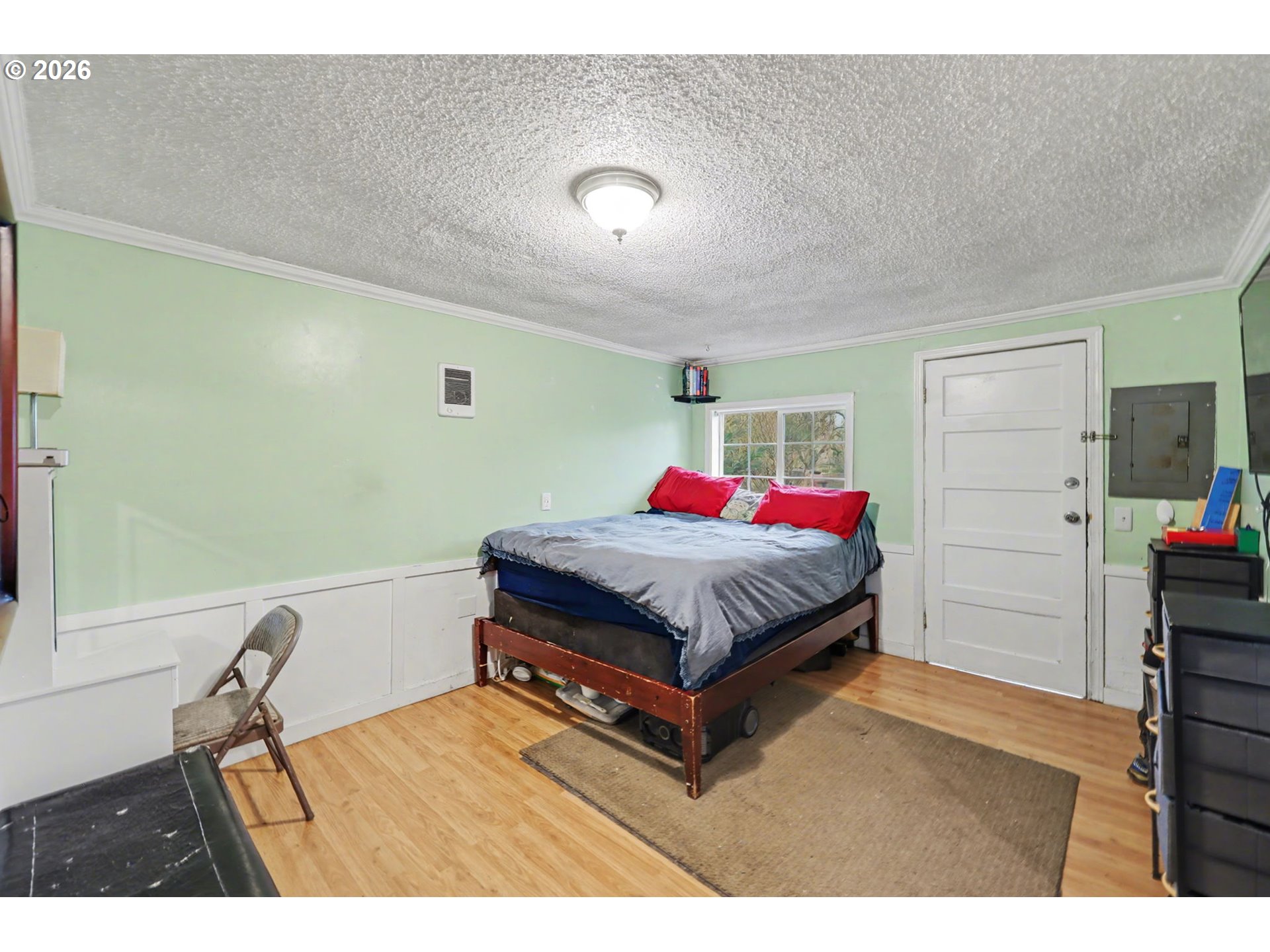 1891 Scott Road Springfield, OR 97477 - Photo 27 of 38 a bedroom with a bed and a dresser