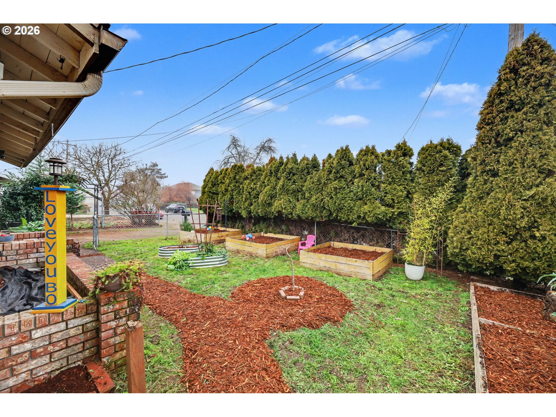1891 Scott Road Springfield, OR 97477 - Photo 4 of 38 a view of a backyard