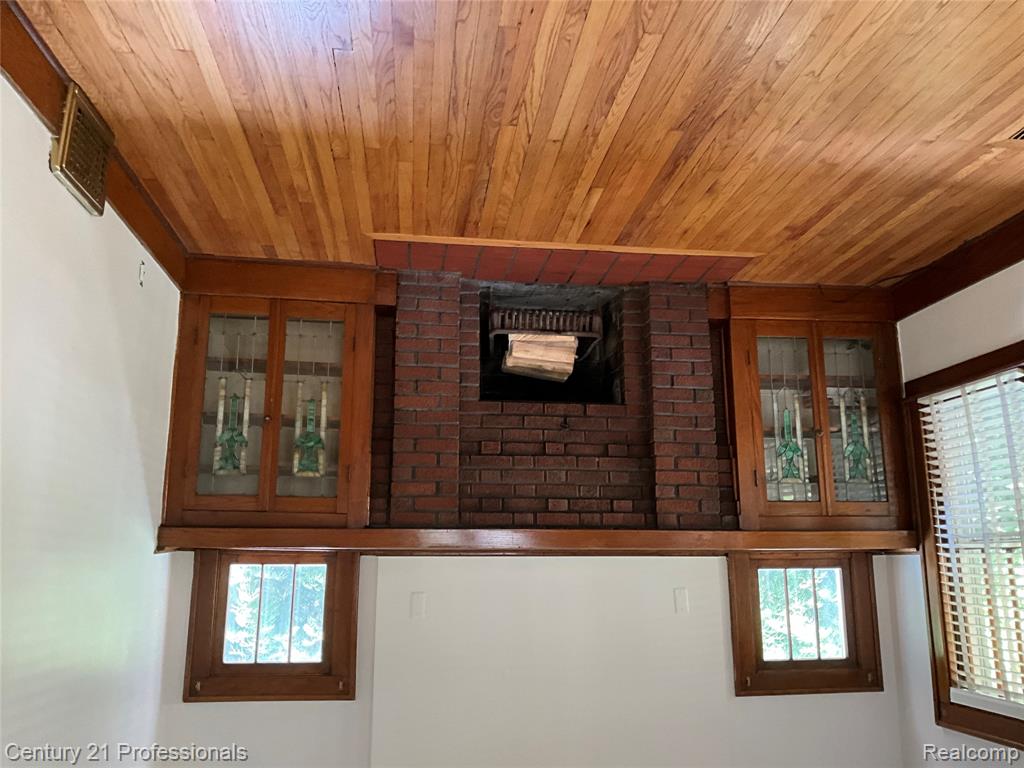 216 Woodside Road Royal Oak, MI 48073 - Photo 11 of 37 Gallery Image 11