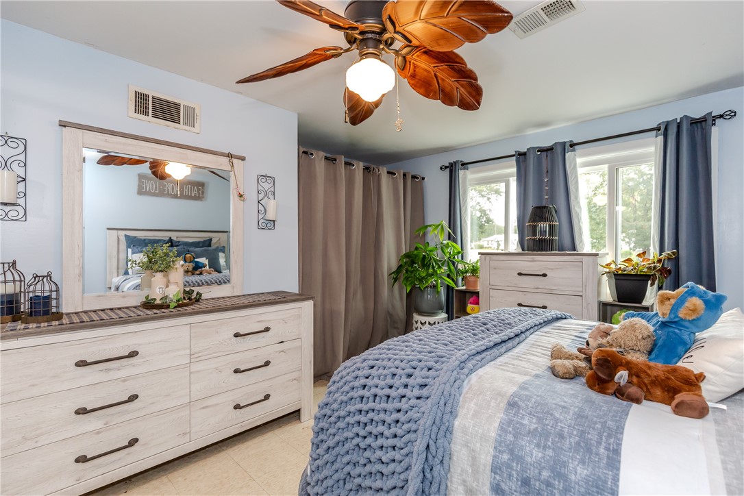 143 Duncan Road Warwick, RI 02886 - Photo 25 of 29 Primary bedroom