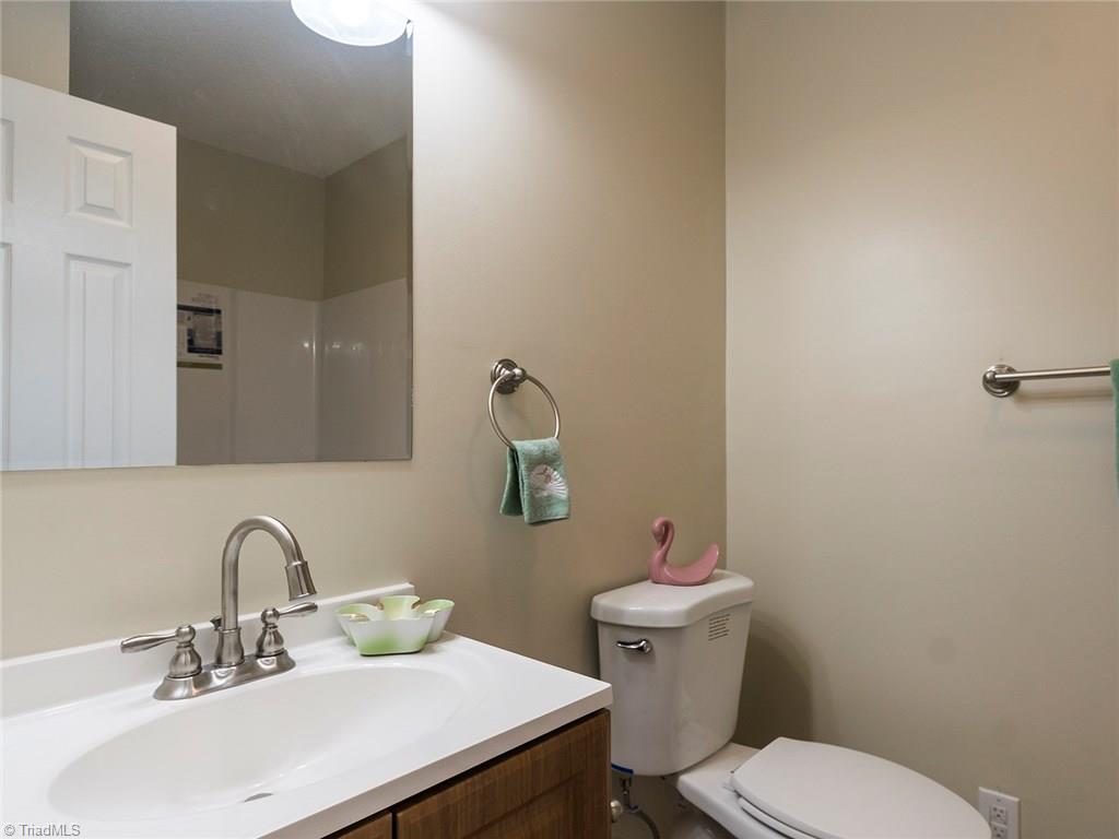 618 Rockspring Road High Point, NC 27262 - Photo 18 of 30 Gallery Image 18