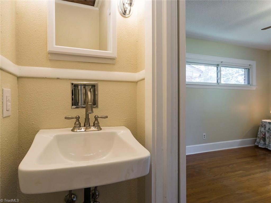 618 Rockspring Road High Point, NC 27262 - Photo 20 of 30 Gallery Image 20