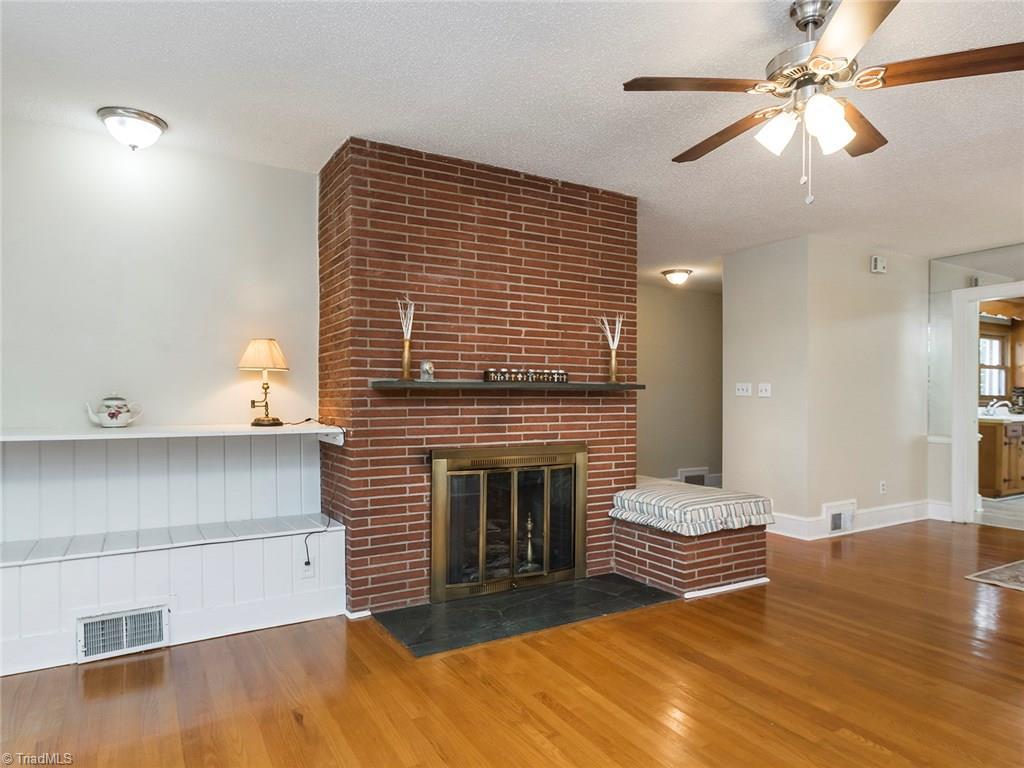 618 Rockspring Road High Point, NC 27262 - Photo 7 of 30 Gallery Image 7
