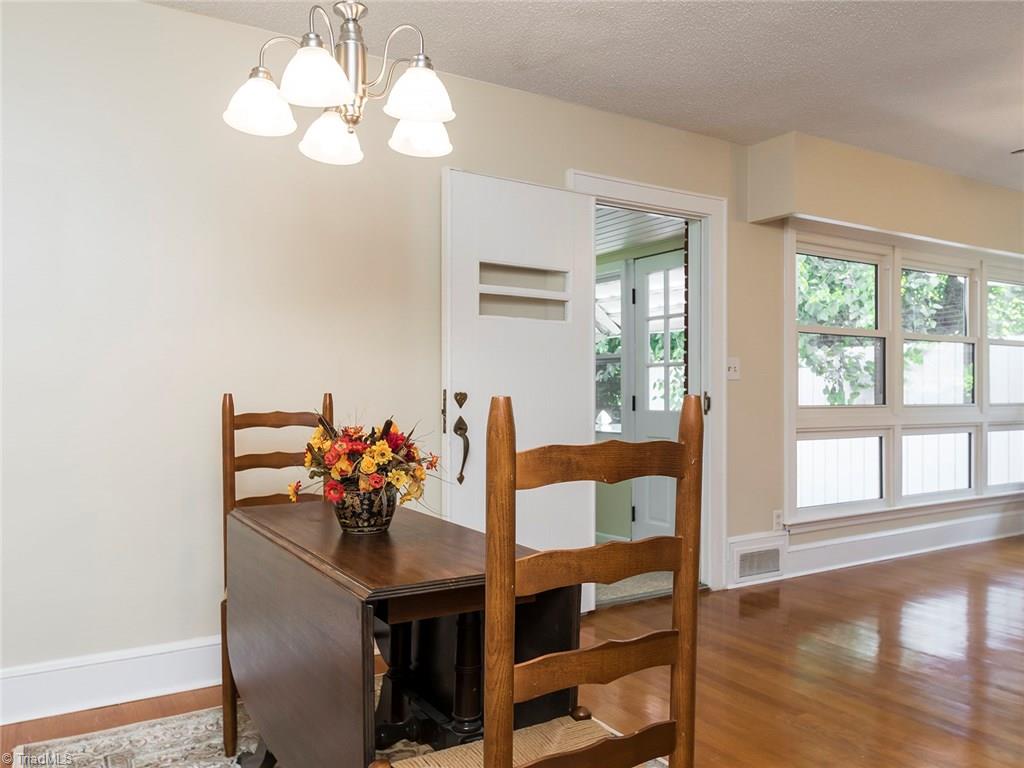 618 Rockspring Road High Point, NC 27262 - Photo 10 of 30 Gallery Image 10