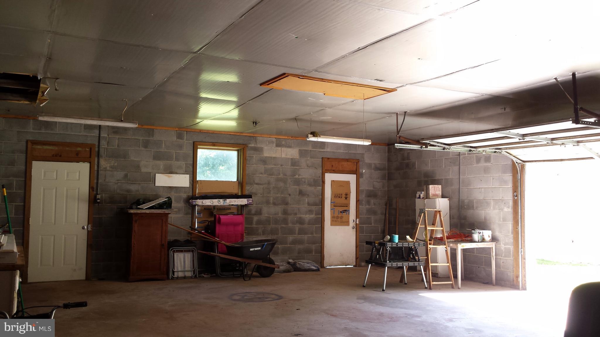 2846 Mauzy Road Berkeley Springs, WV 25411 - Photo 21 of 29 Interior (General)