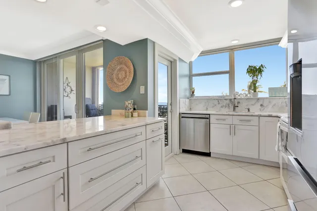 $585,000 | 1237 Hillsboro Mile, Unit 402, Hillsboro Beach, FL 33062