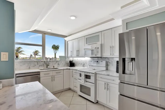 $585,000 | 1237 Hillsboro Mile, Unit 402, Hillsboro Beach, FL 33062