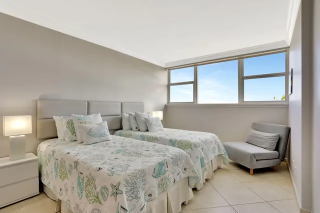 $585,000 | 1237 Hillsboro Mile, Unit 402, Hillsboro Beach, FL 33062