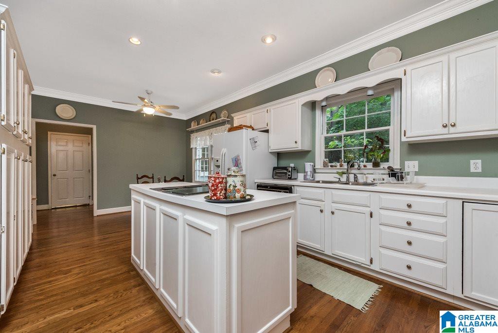 2012 Hawthorne Lane Birmingham, AL 35244 - Photo 13 of 36