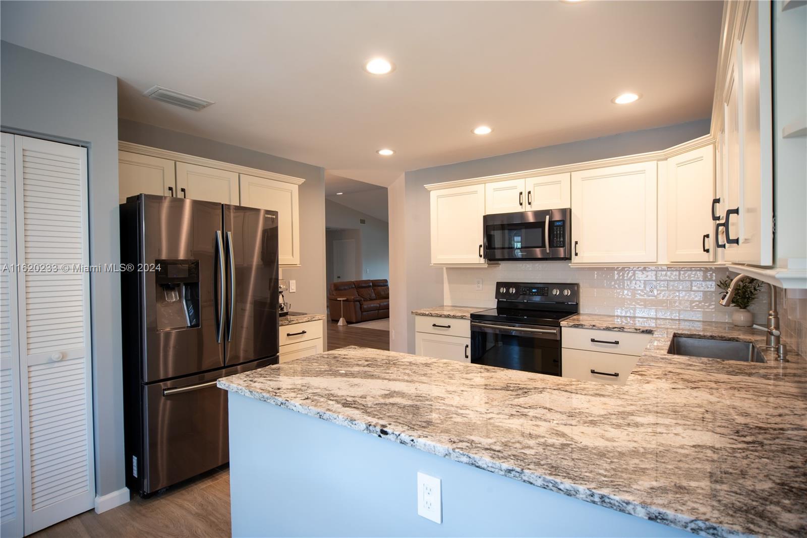 22759 Mandeville Place, Unit B Boca Raton, FL 33433 - Photo 15 of 35 Gallery Image 15