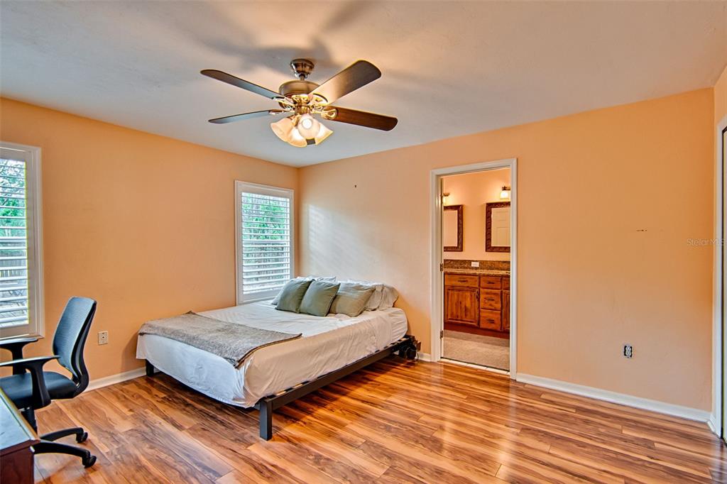 533 Northwest 39th Drive Gainesville, FL 32607 - Photo 16 of 36