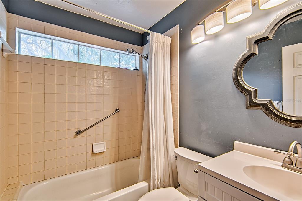 533 Northwest 39th Drive Gainesville, FL 32607 - Photo 23 of 36