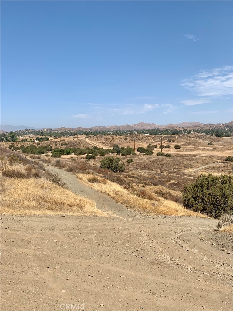 0 Mauricio Avenue Perris, CA 92570 - Photo 3 of 9 a view of an ocean