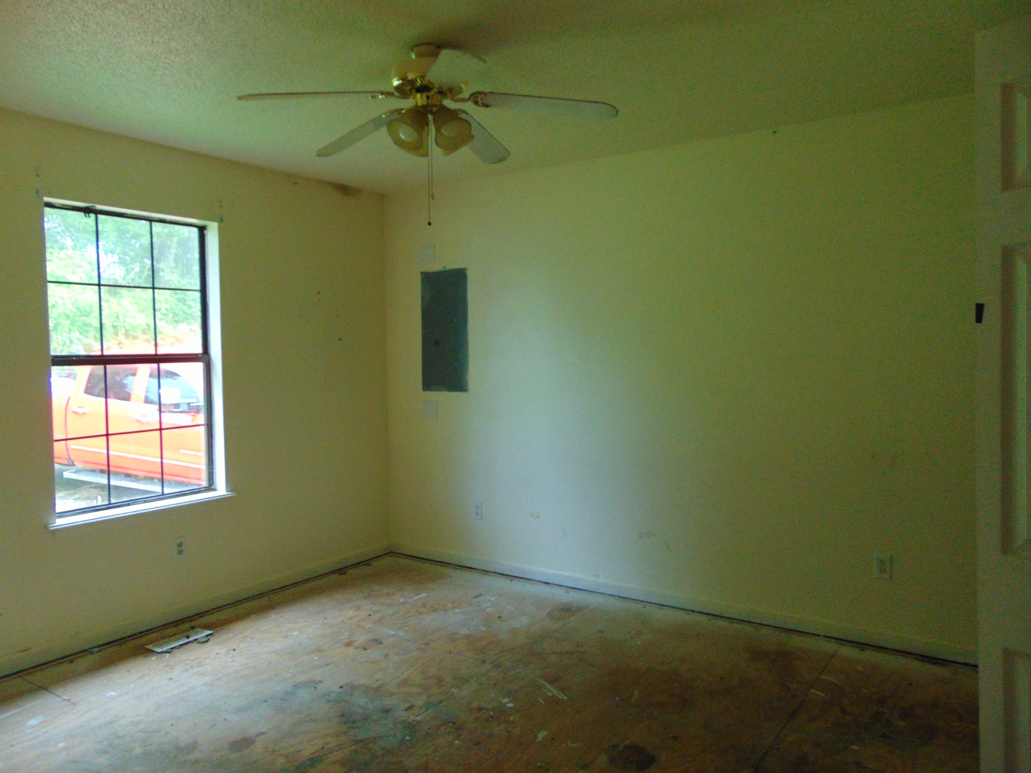 211 Wilson Street Winchester, TN 37398 - Photo 17 of 18 a view of a livingroom with a window